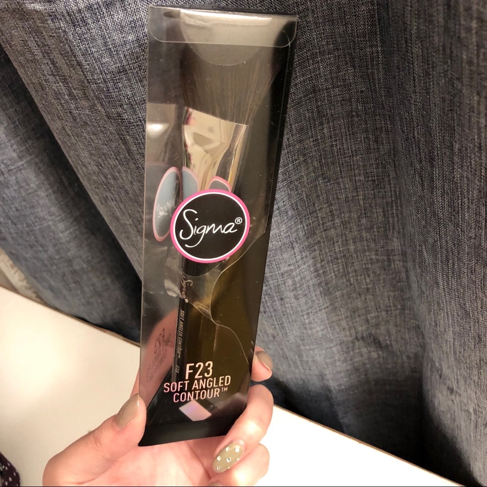 🎈Sigma F23 Soft Angle Contour brush🎈